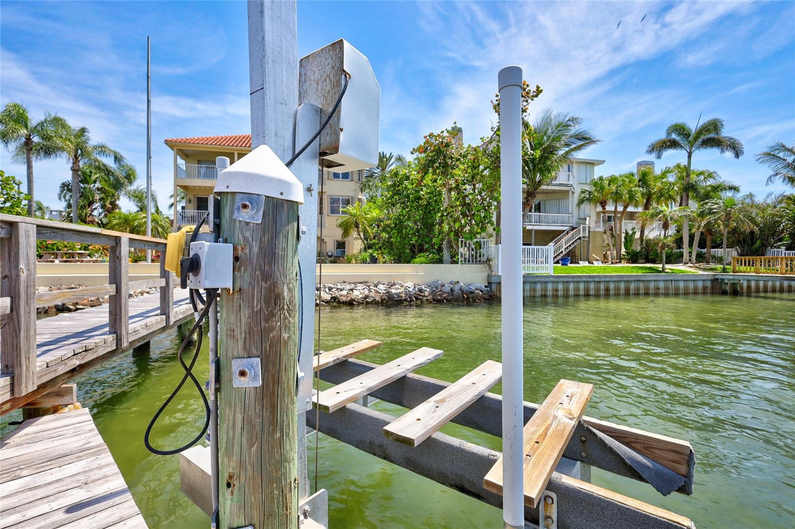 BAYWOOD SHORES - Residential