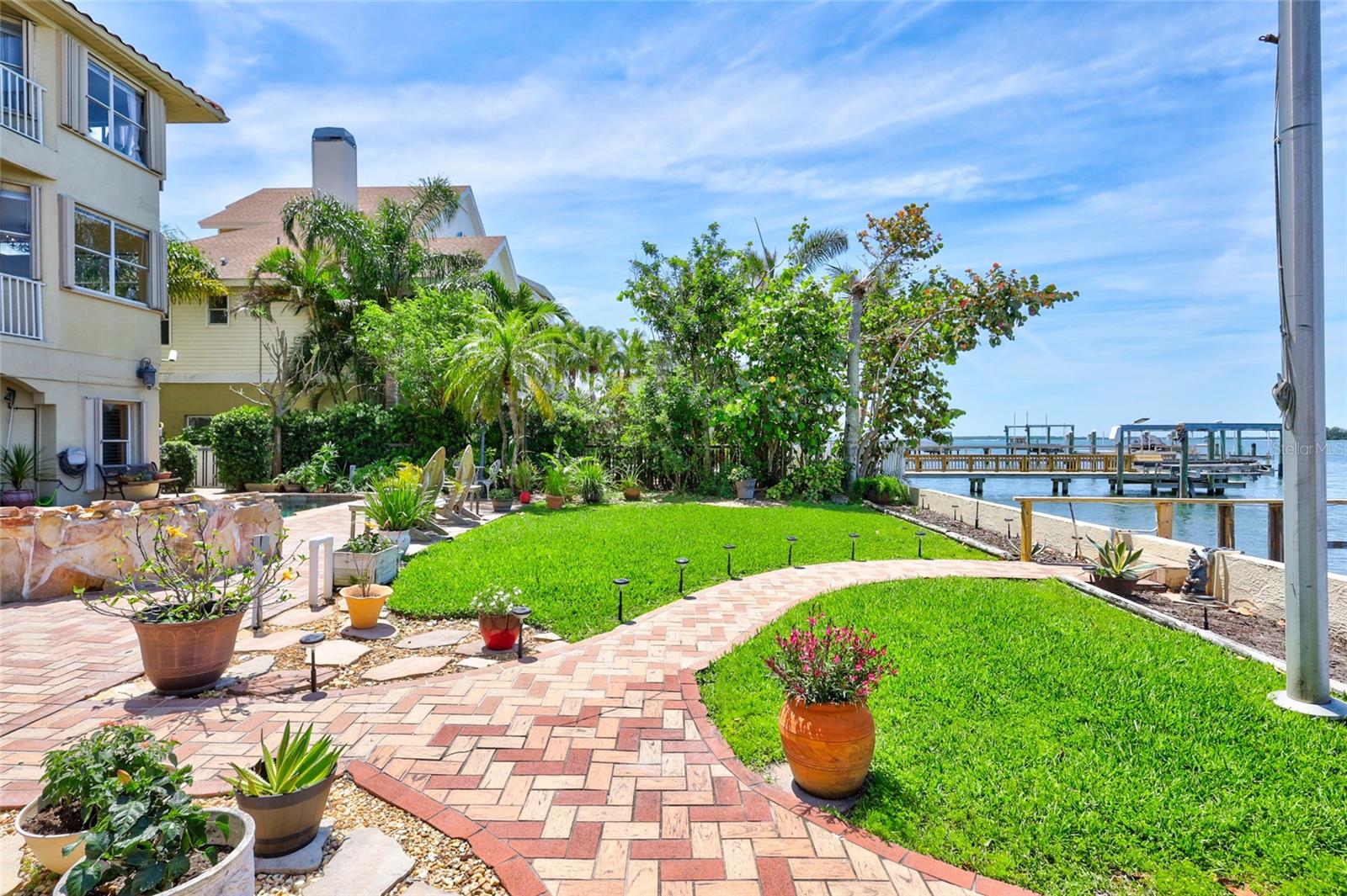 BAYWOOD SHORES - Residential