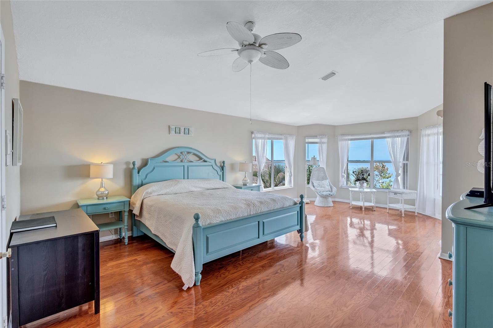 BAYWOOD SHORES - Residential