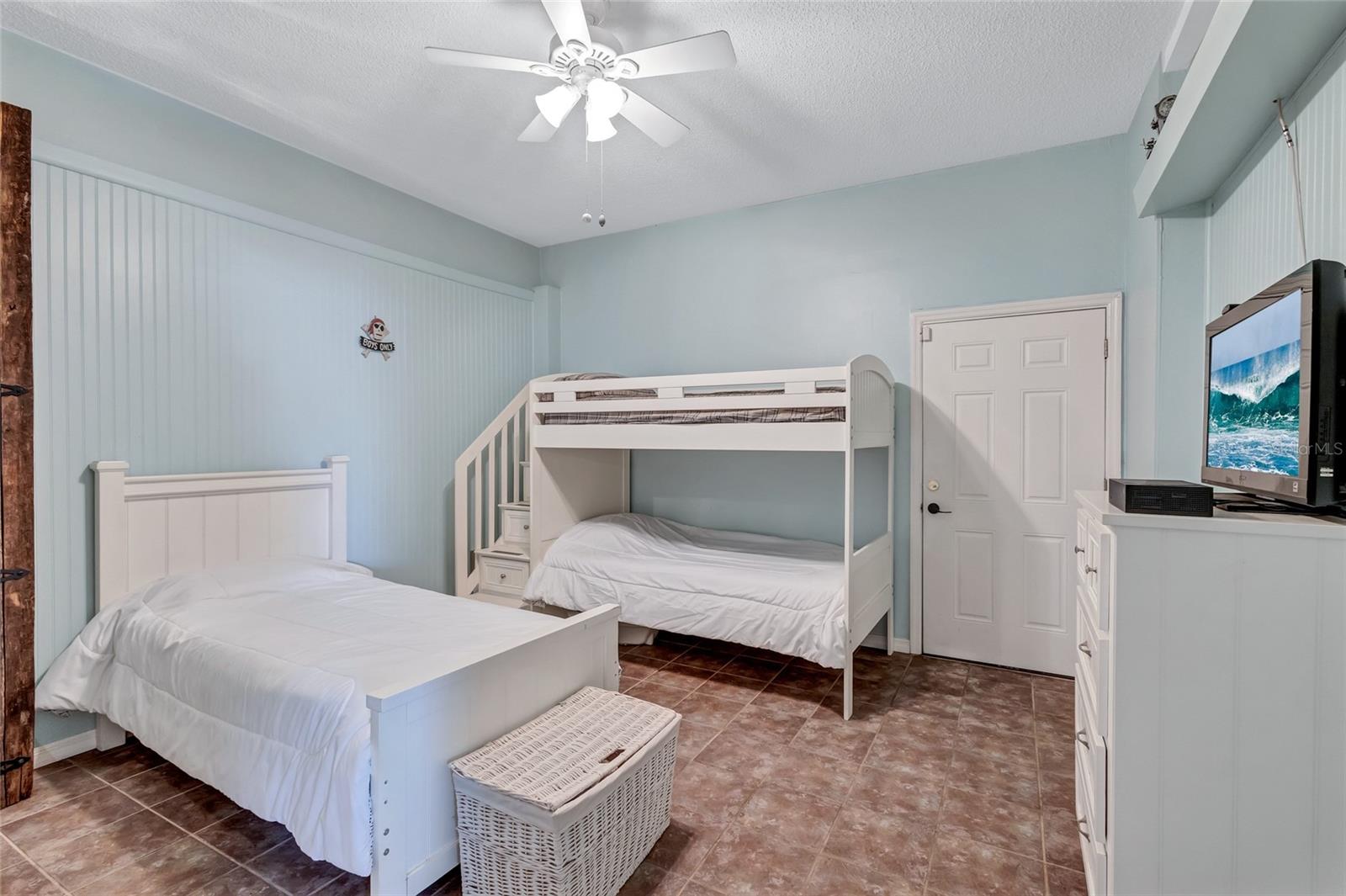 BAYWOOD SHORES - Residential