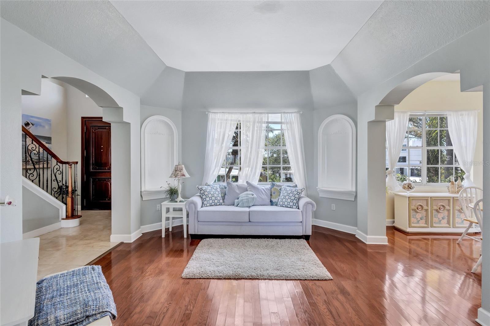 BAYWOOD SHORES - Residential