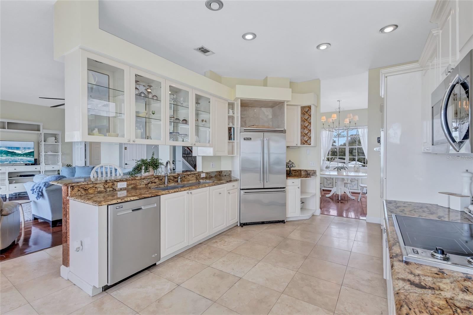 BAYWOOD SHORES - Residential