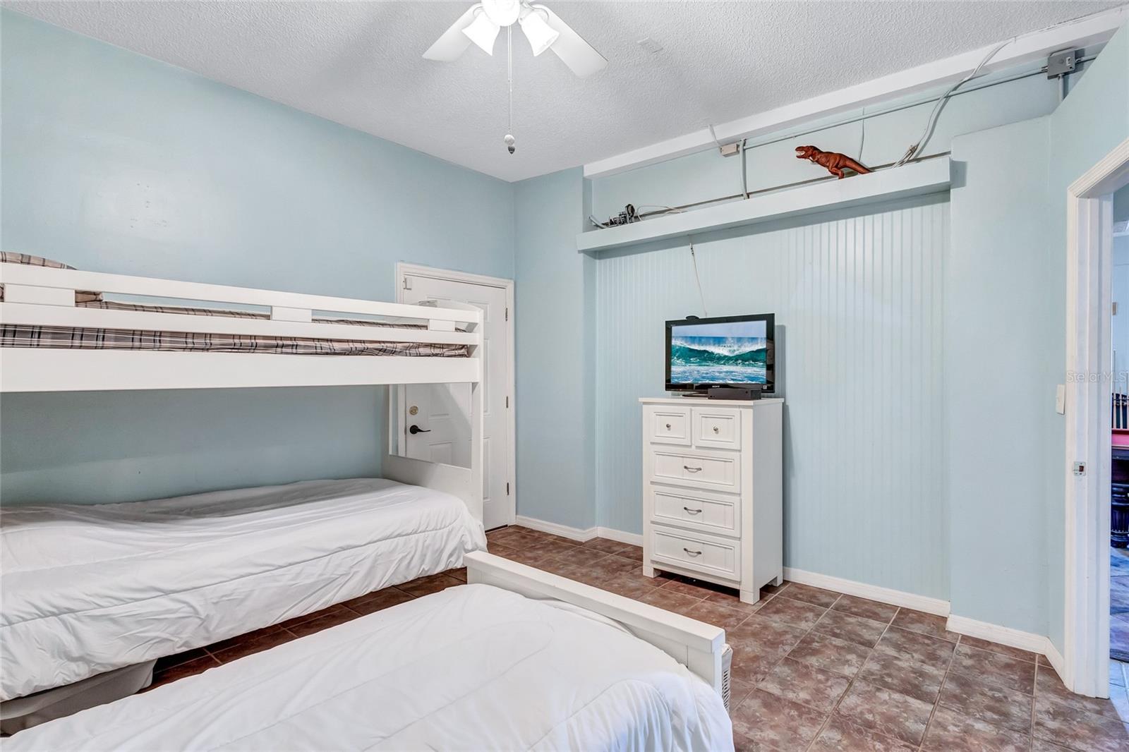 BAYWOOD SHORES - Residential