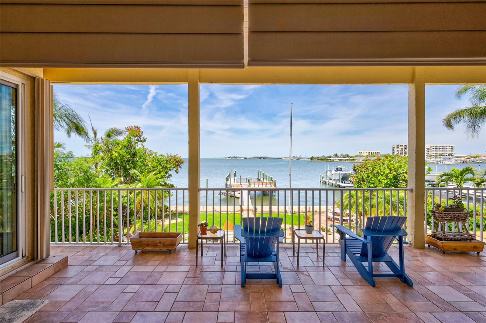 BAYWOOD SHORES - Residential