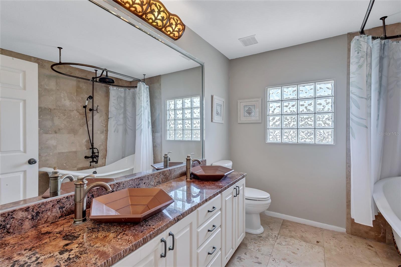 BAYWOOD SHORES - Residential