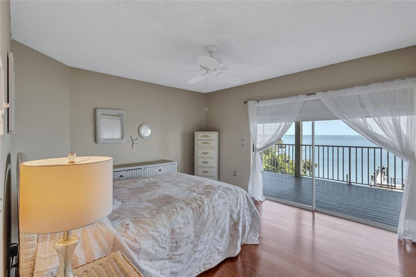 BAYWOOD SHORES - Residential