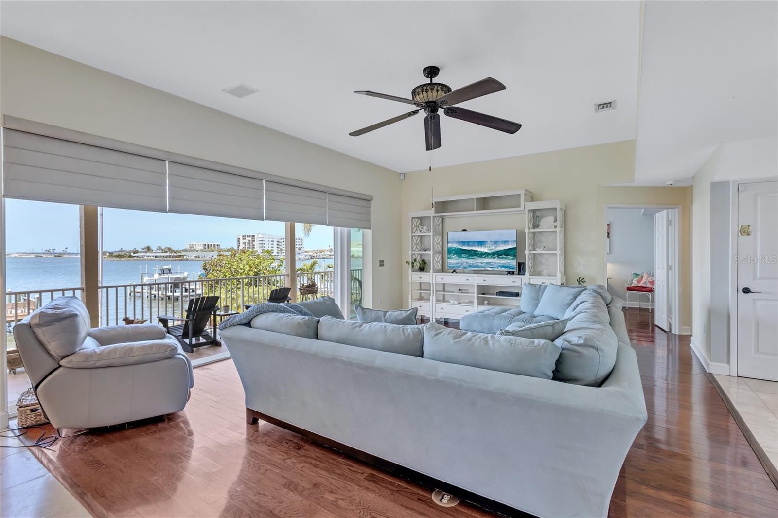 BAYWOOD SHORES - Residential