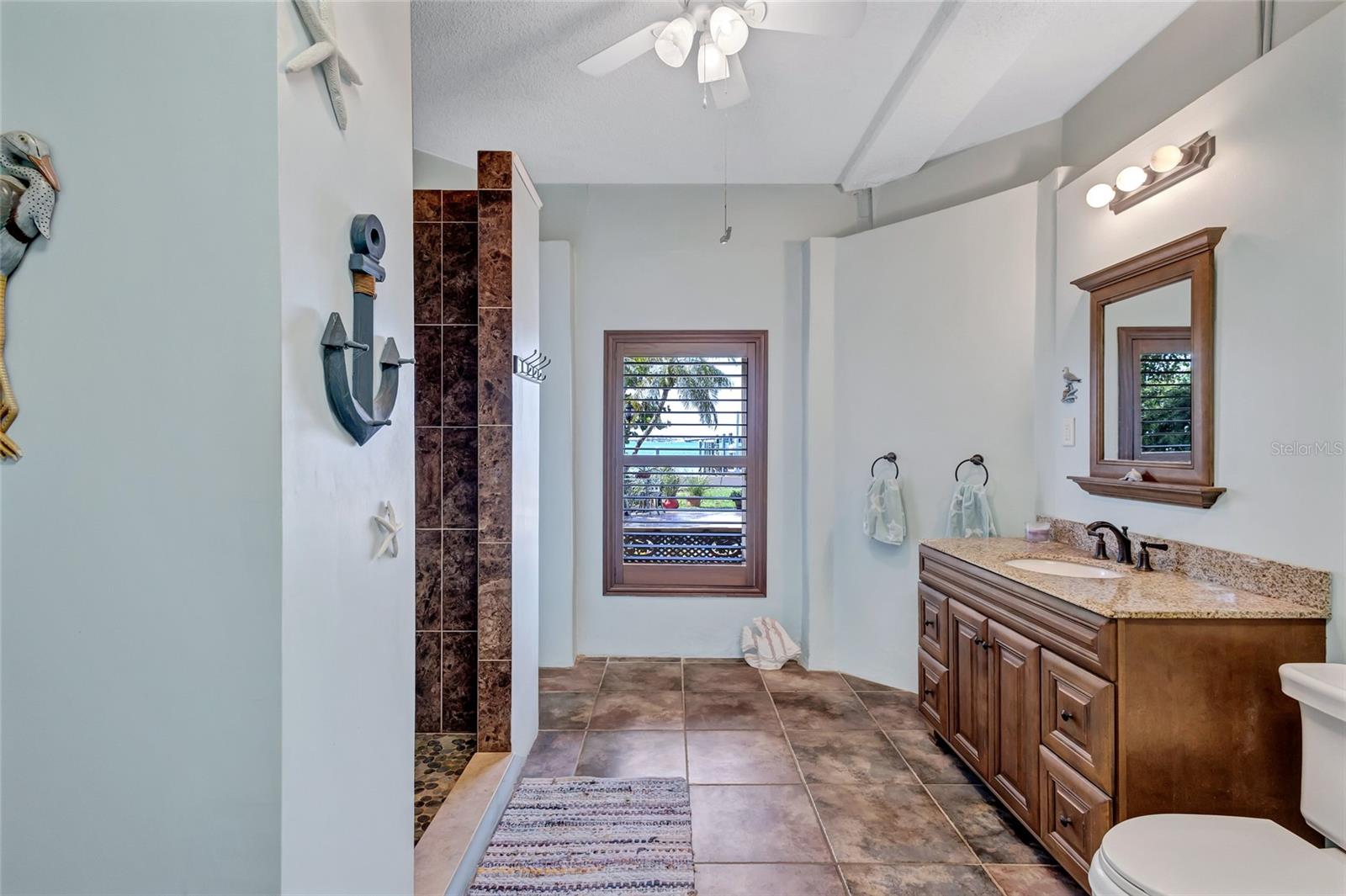 BAYWOOD SHORES - Residential
