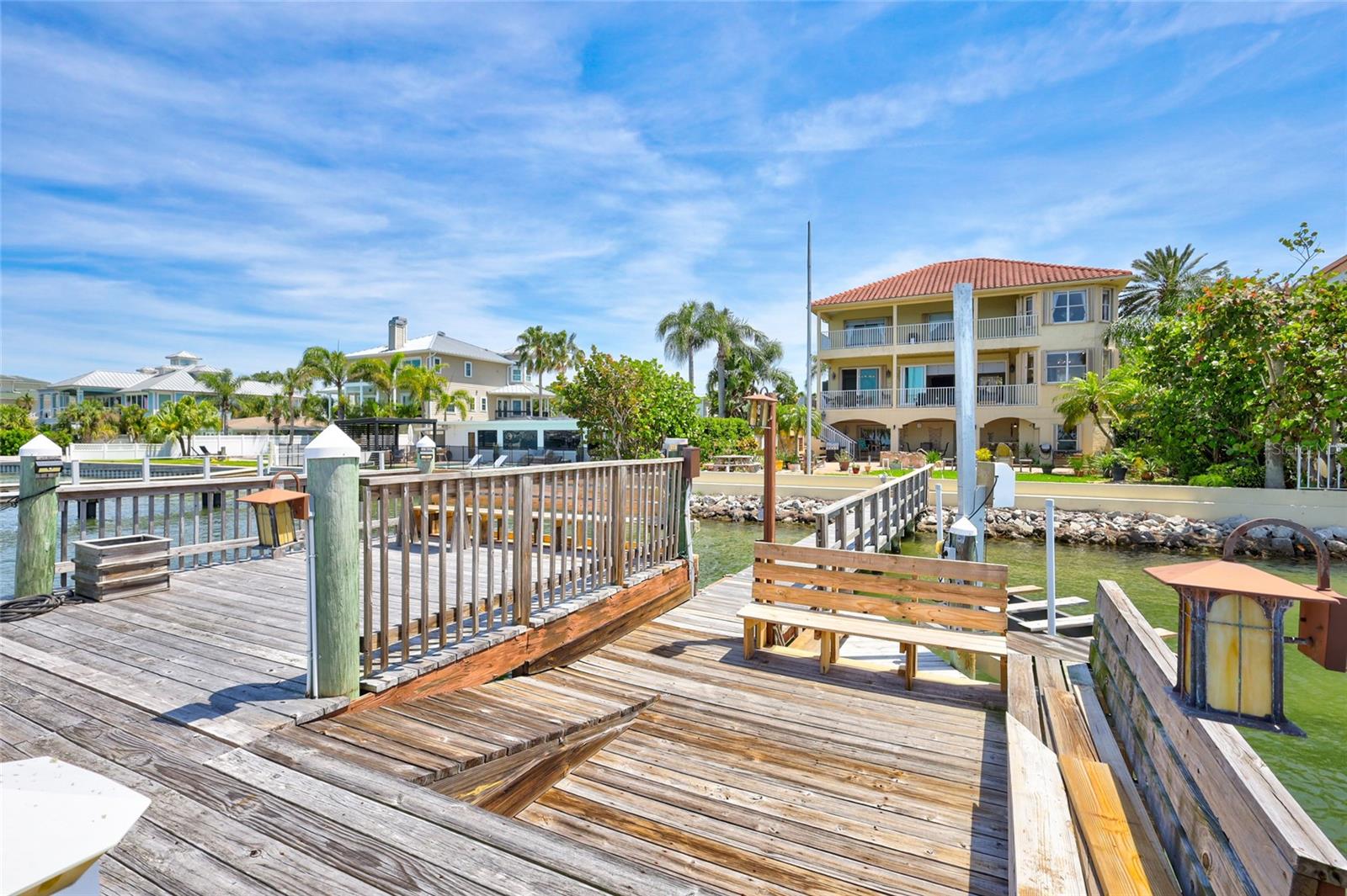 BAYWOOD SHORES - Residential