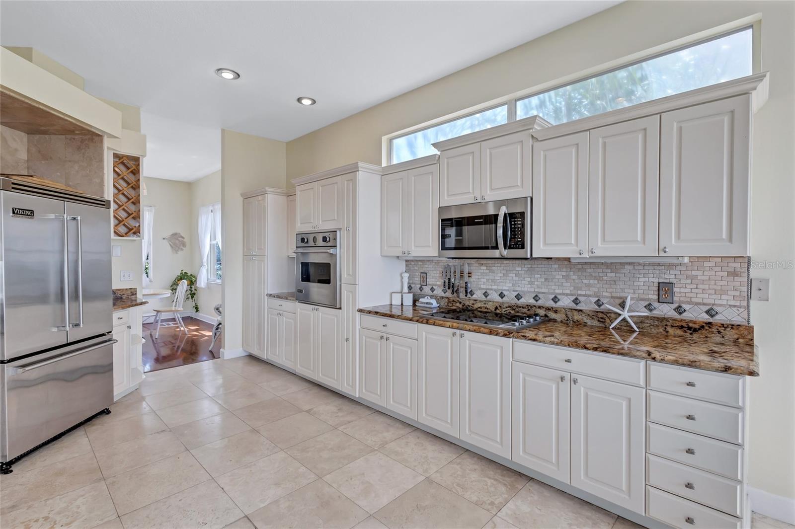 BAYWOOD SHORES - Residential