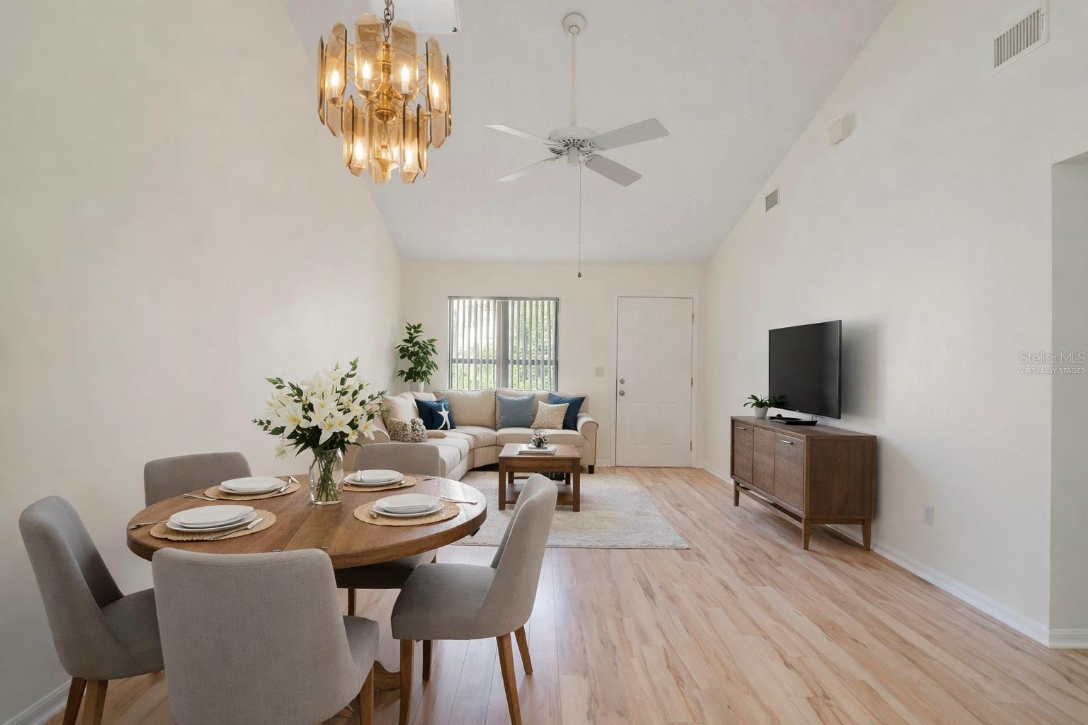 TOWNHOMES WINTER GARDEN - Residential