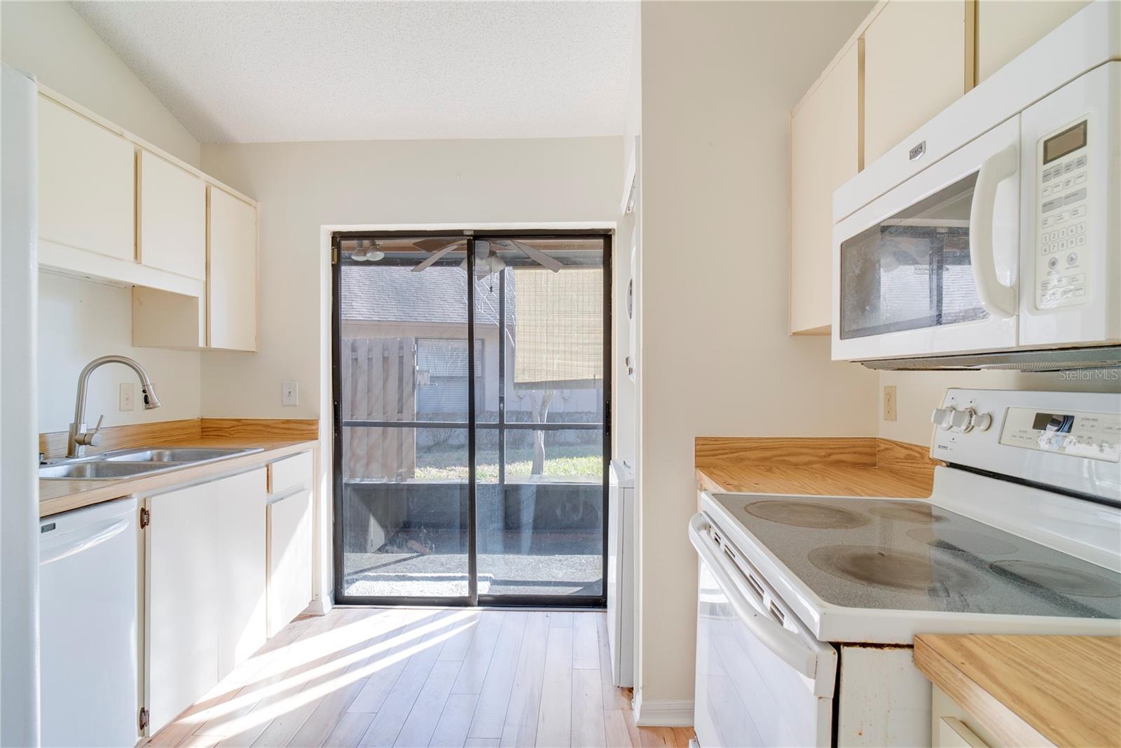 TOWNHOMES WINTER GARDEN - Residential