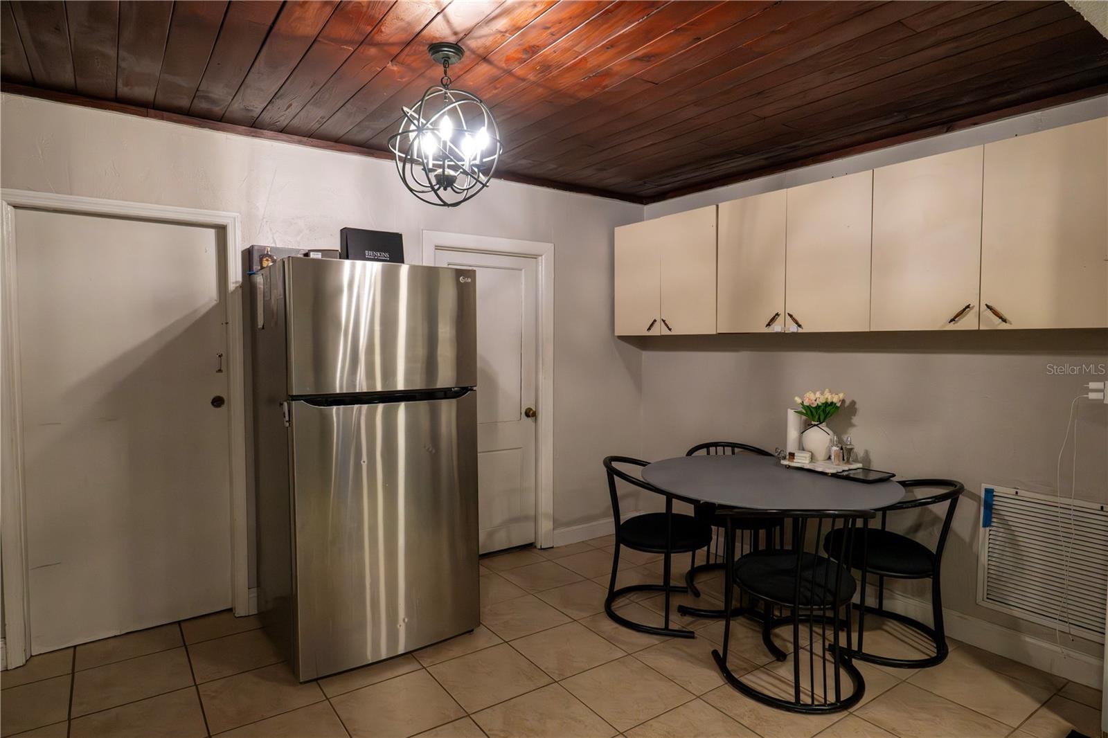GROVELAND A M DAVIS RESUB - Residential