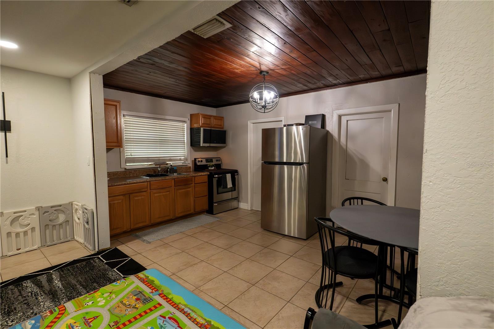 GROVELAND A M DAVIS RESUB - Residential