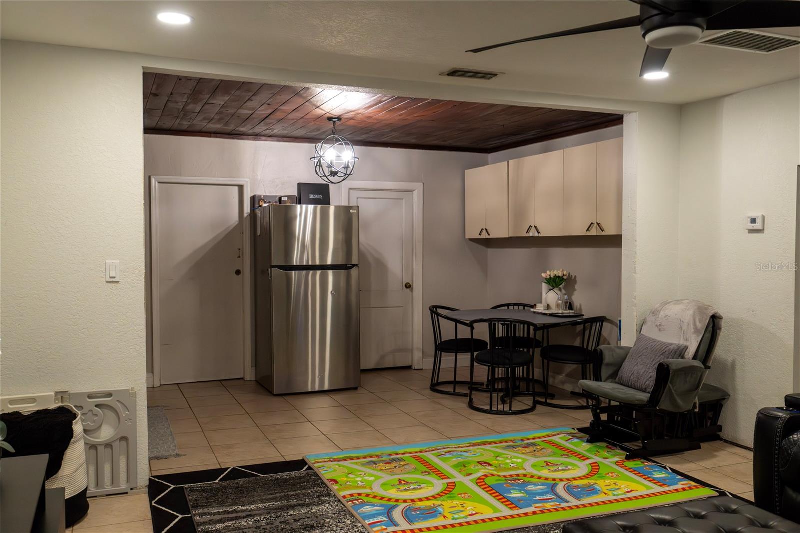 GROVELAND A M DAVIS RESUB - Residential