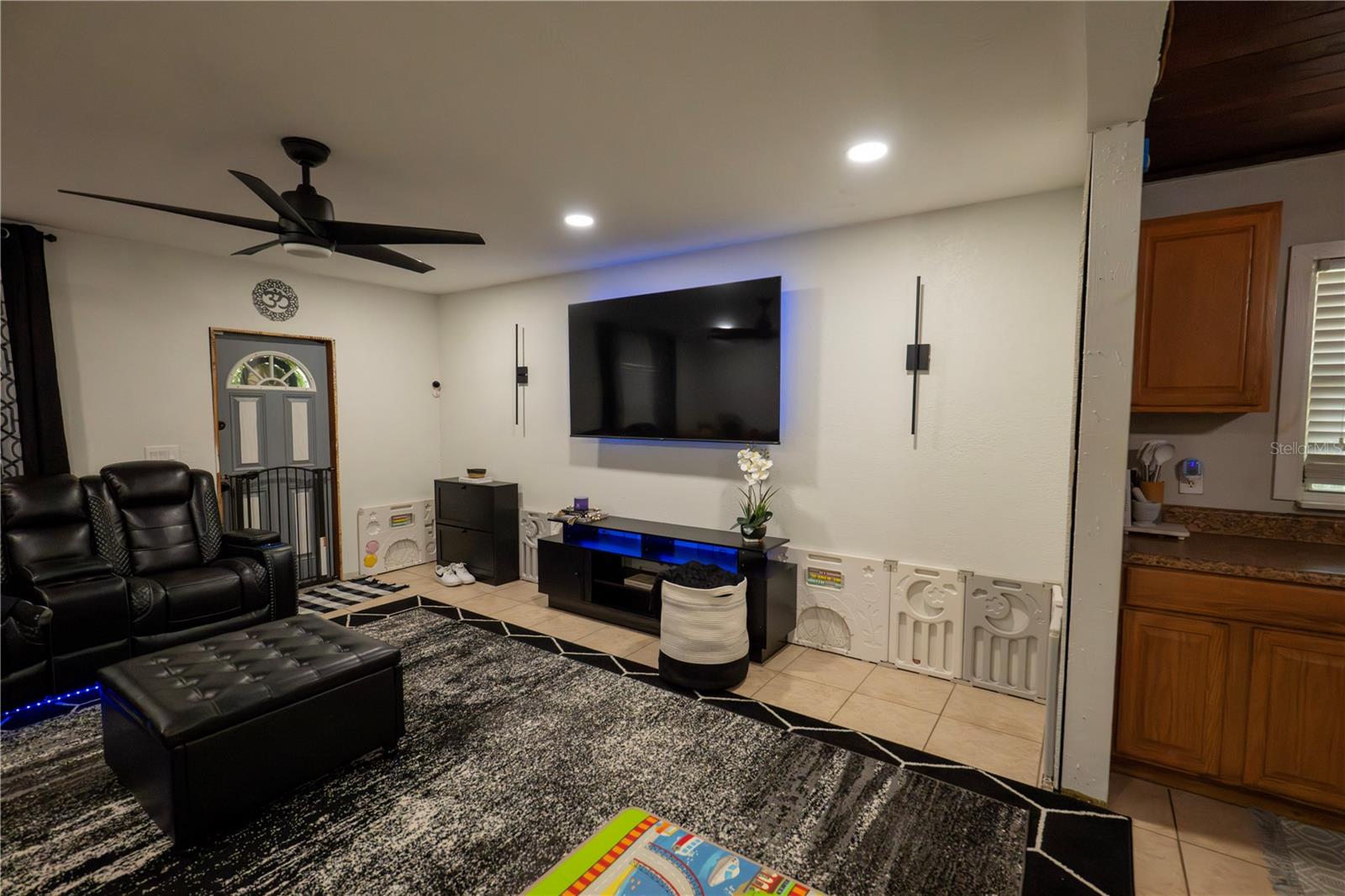GROVELAND A M DAVIS RESUB - Residential
