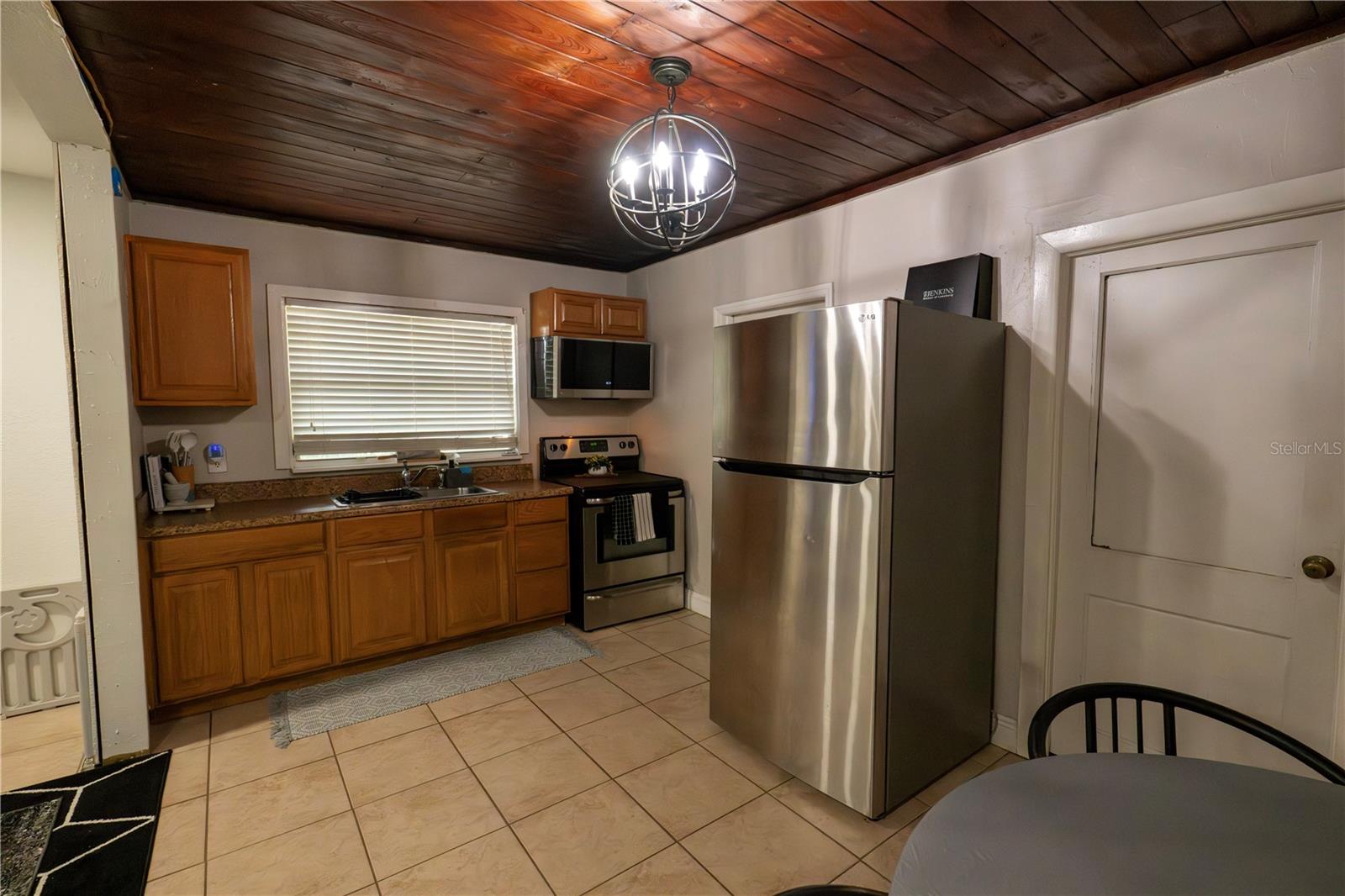 GROVELAND A M DAVIS RESUB - Residential
