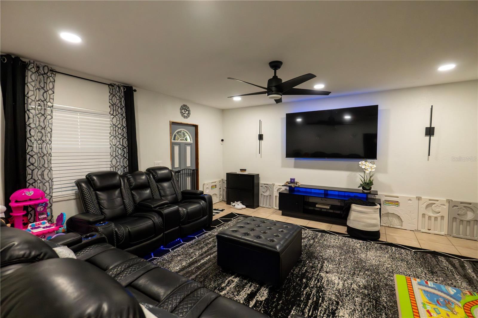 GROVELAND A M DAVIS RESUB - Residential