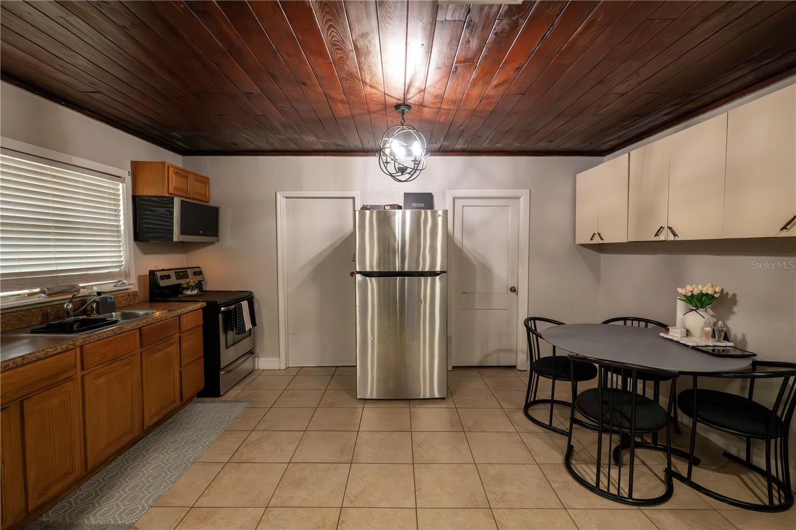 GROVELAND A M DAVIS RESUB - Residential