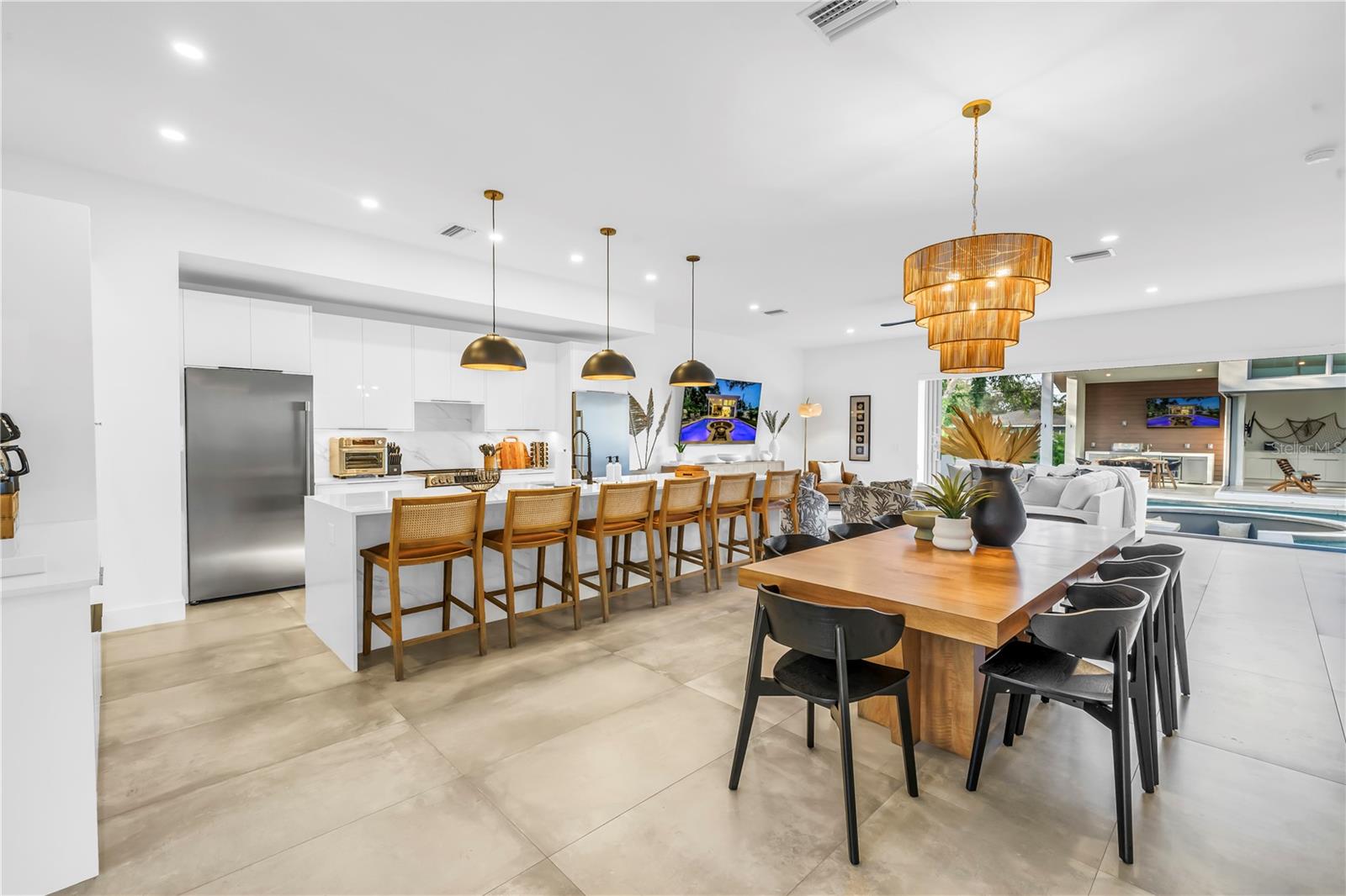 LA LINDA TERRACE - Residential