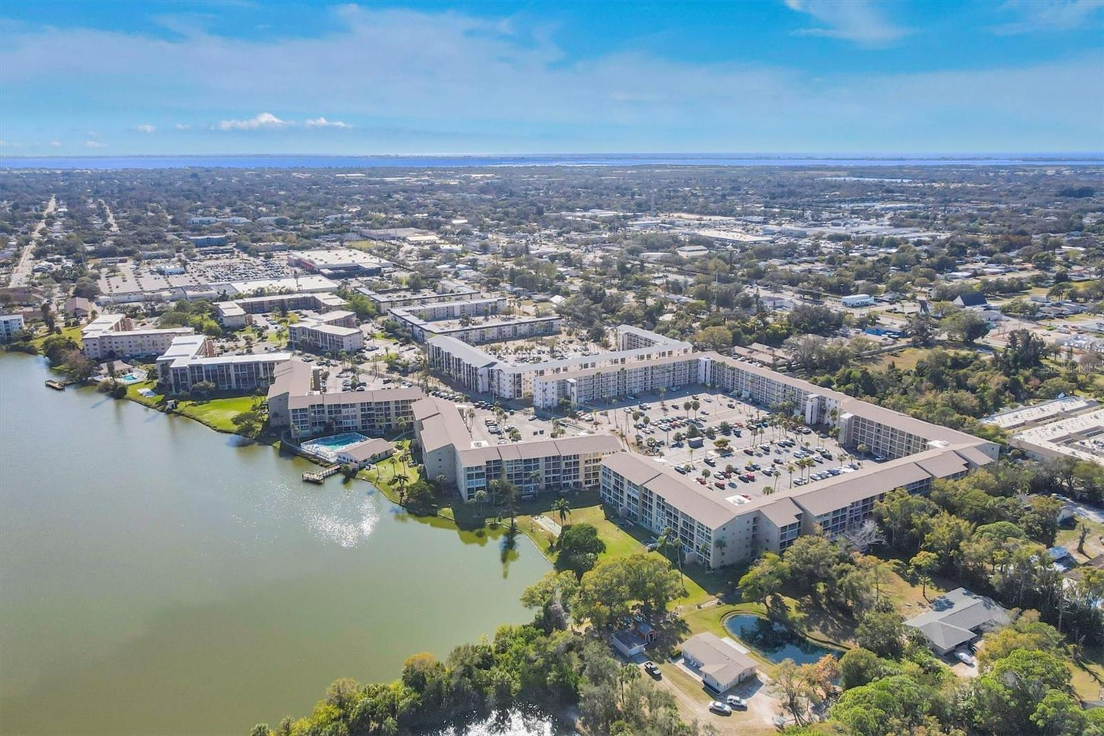 BAYSHORE ON THE LAKE APTS II SEC 3 - Residential