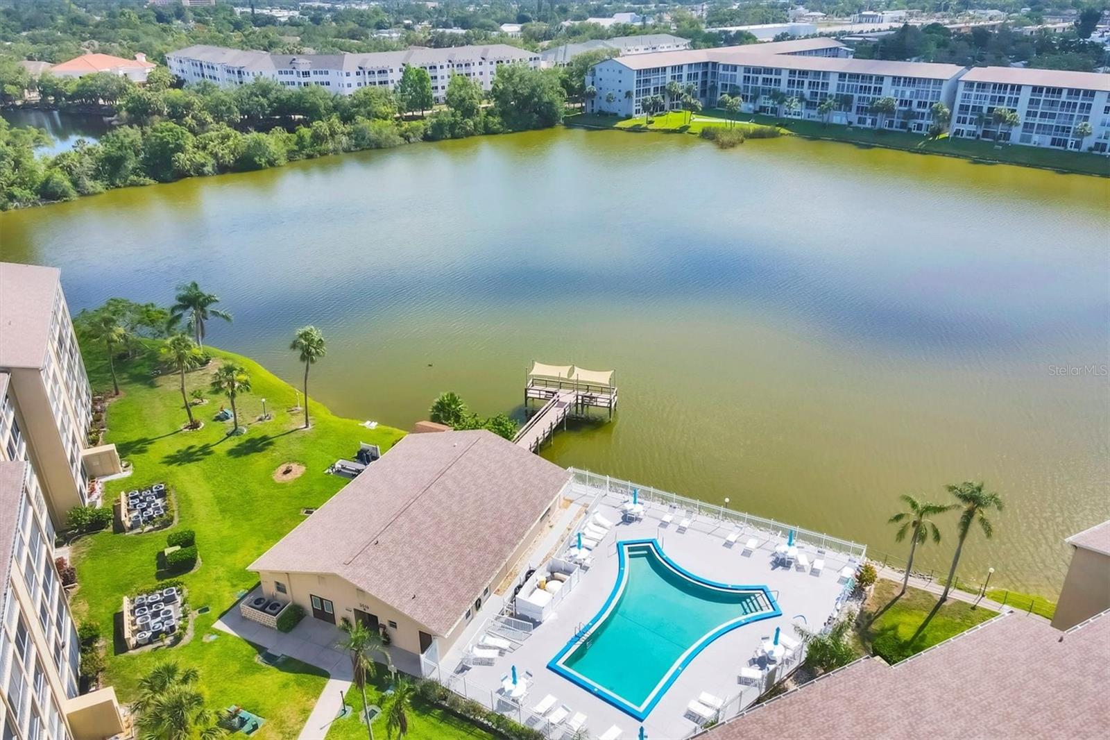 BAYSHORE ON THE LAKE APTS II SEC 3 - Residential