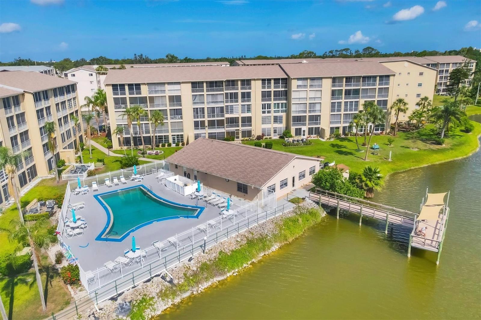 BAYSHORE ON THE LAKE APTS II SEC 3 - Residential