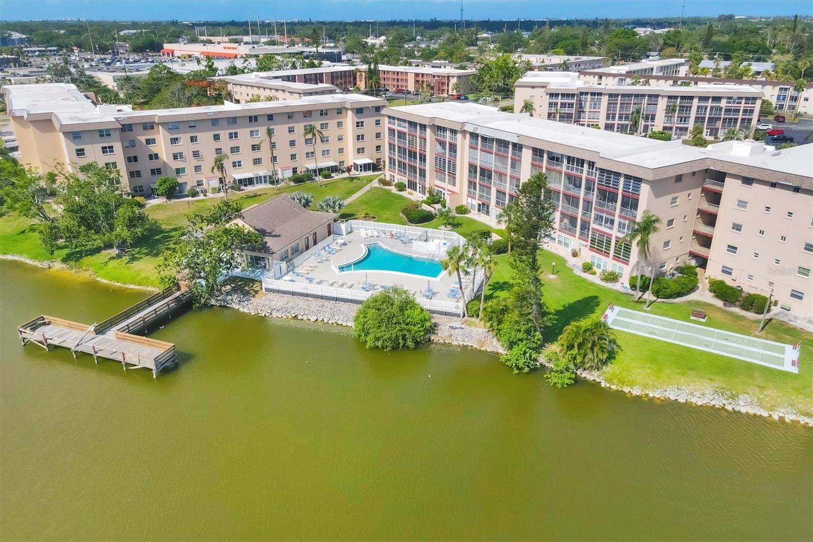 BAYSHORE ON THE LAKE APTS II SEC 3 - Residential