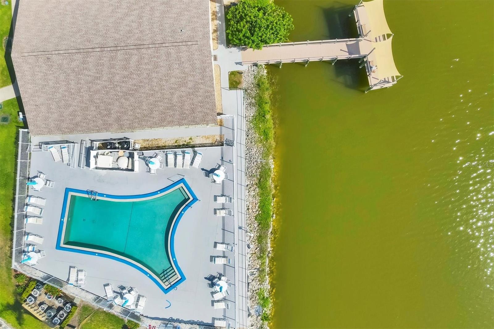 BAYSHORE ON THE LAKE APTS II SEC 3 - Residential