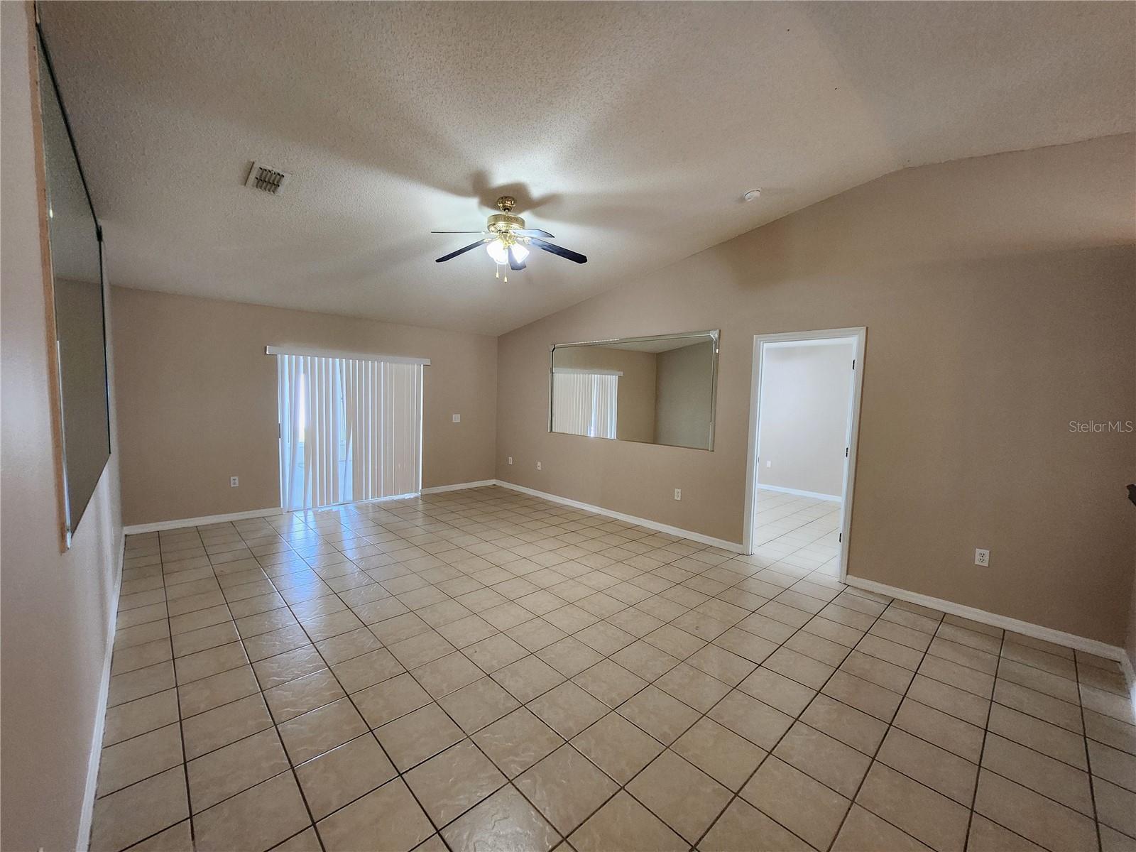 BOYETTE CREEK PH 01 - Residential Lease