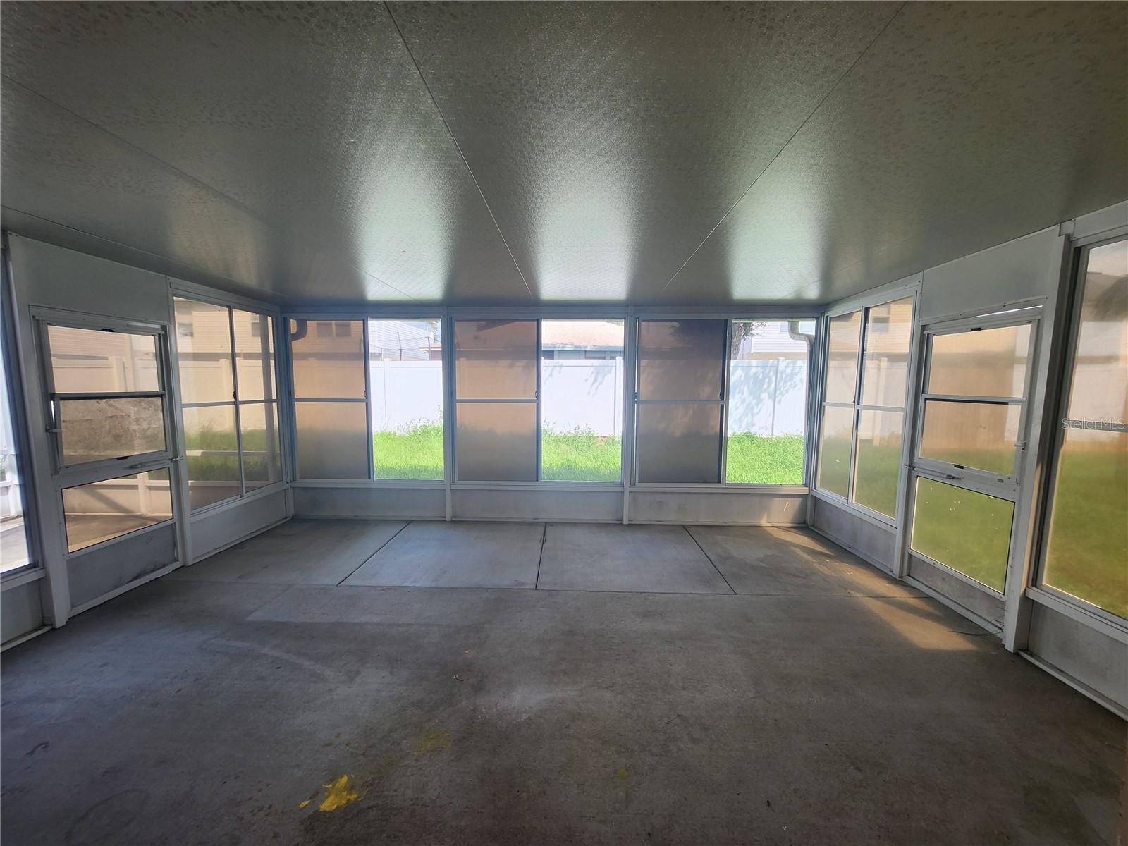 BOYETTE CREEK PH 01 - Residential Lease