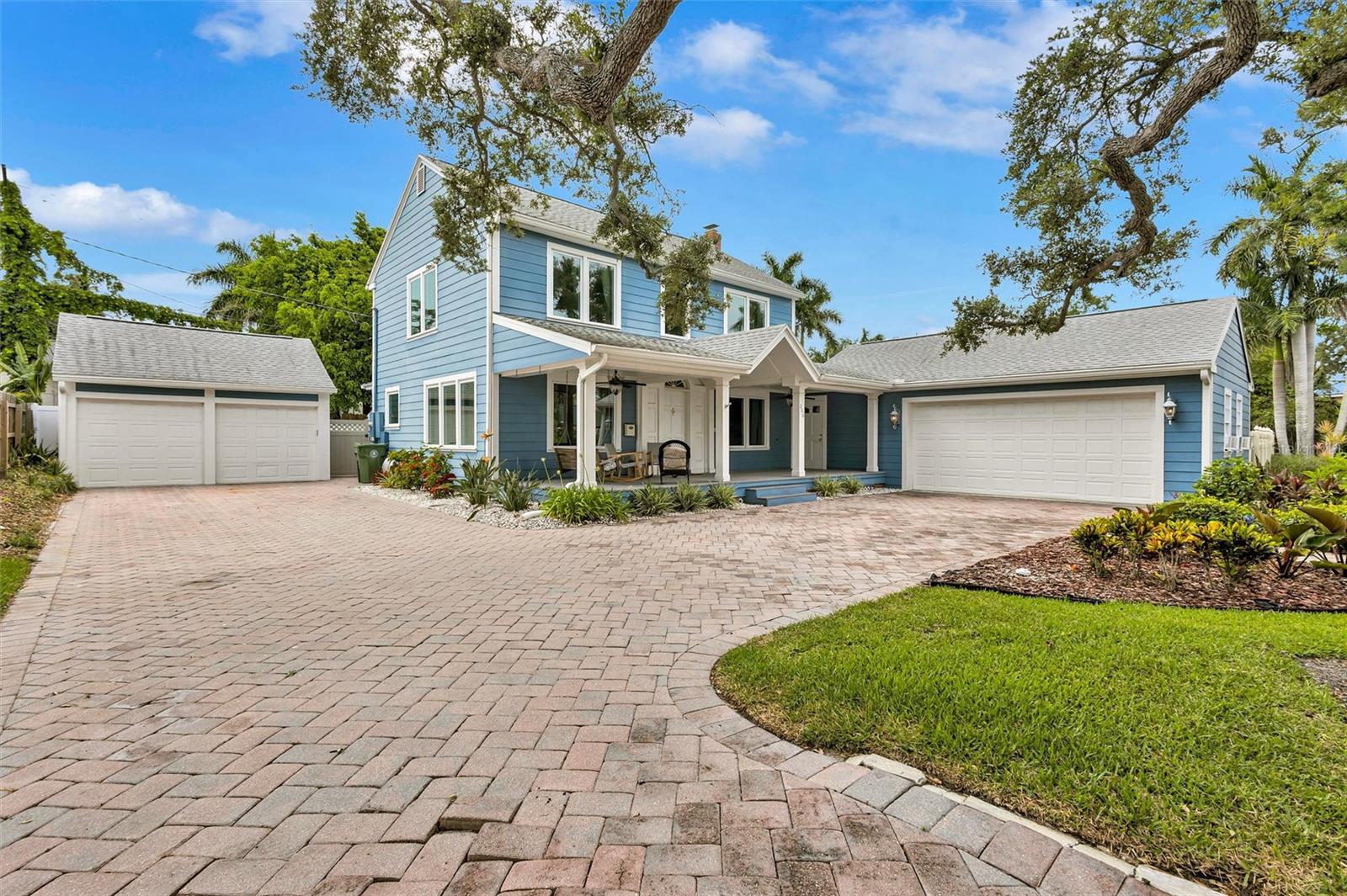 RIVERSIDE COURT - Residential