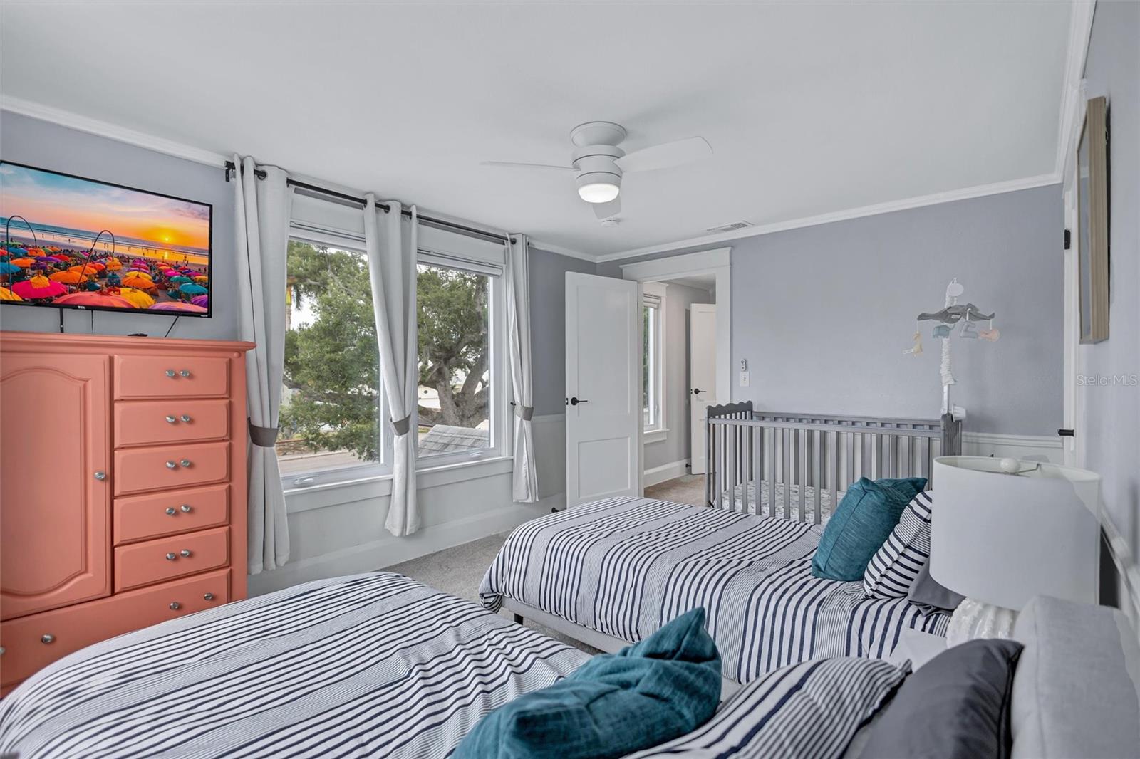 RIVERSIDE COURT - Residential