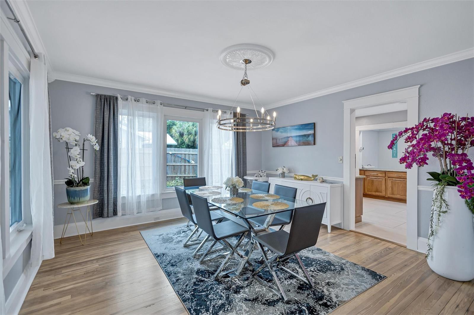 RIVERSIDE COURT - Residential