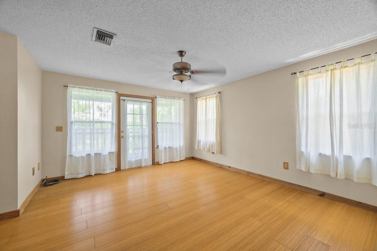 CUE LAKE HILLS - Residential