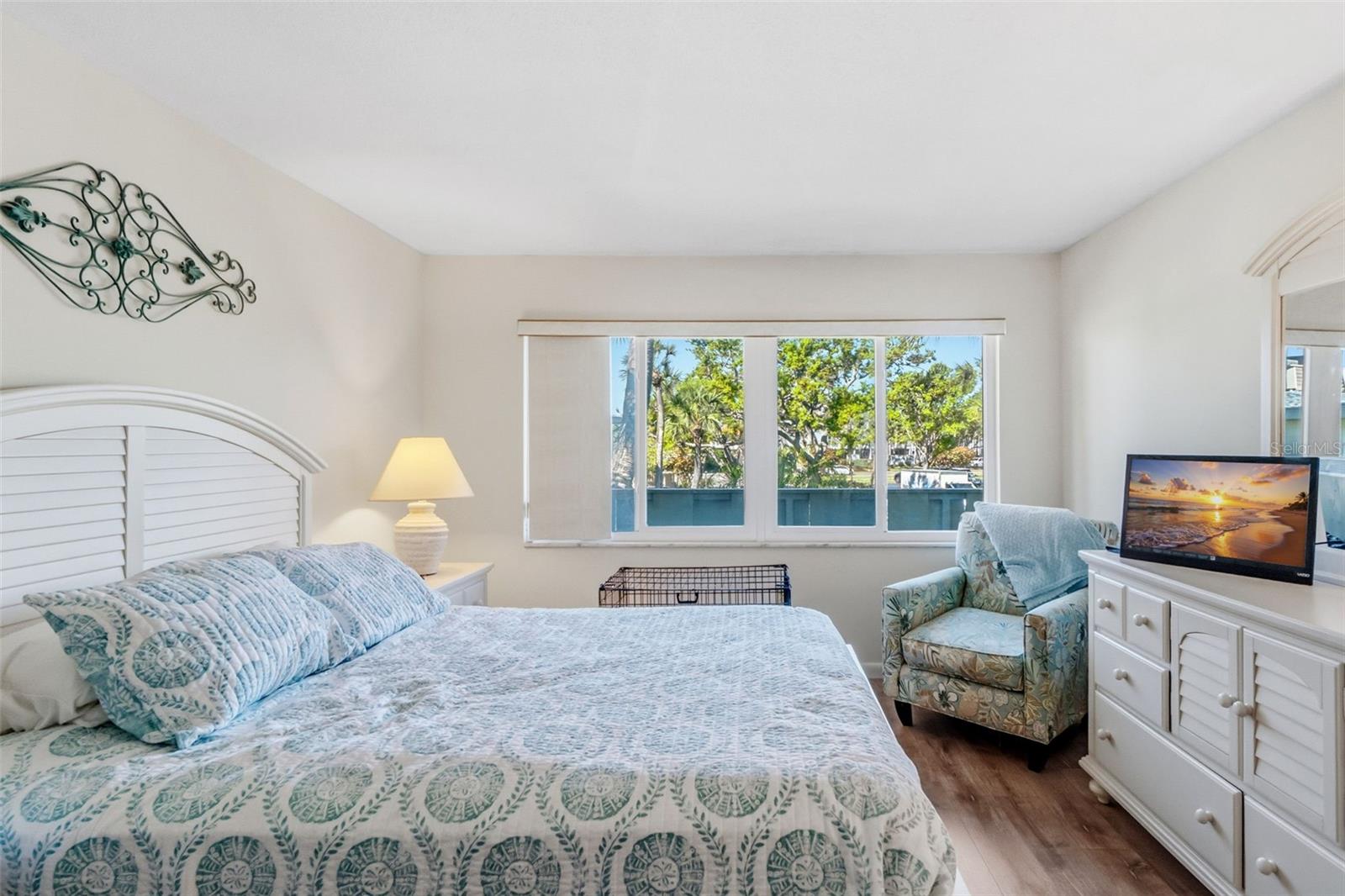 WHITNEY BEACH - Residential