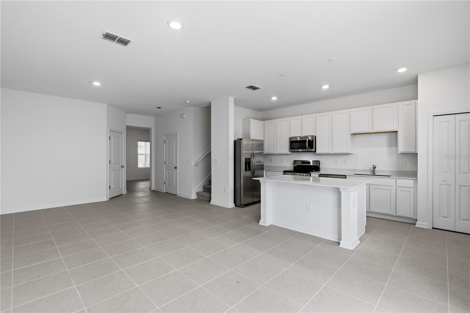 WESTVIEW 22 TH - Residential Lease