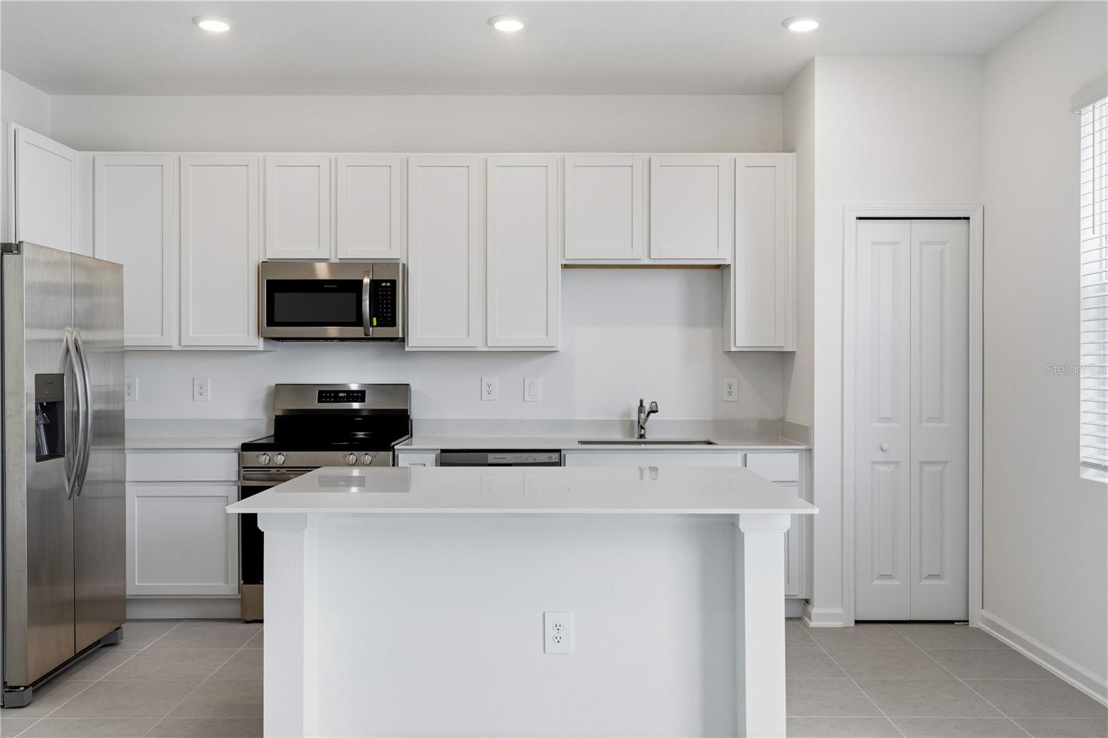 WESTVIEW 22 TH - Residential Lease