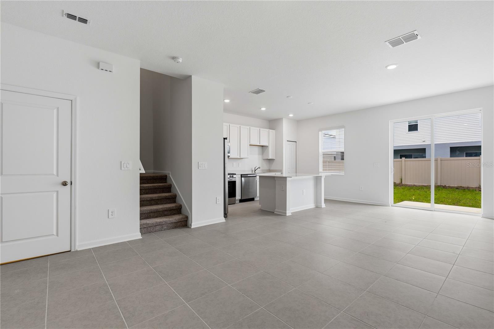 WESTVIEW 22 TH - Residential Lease
