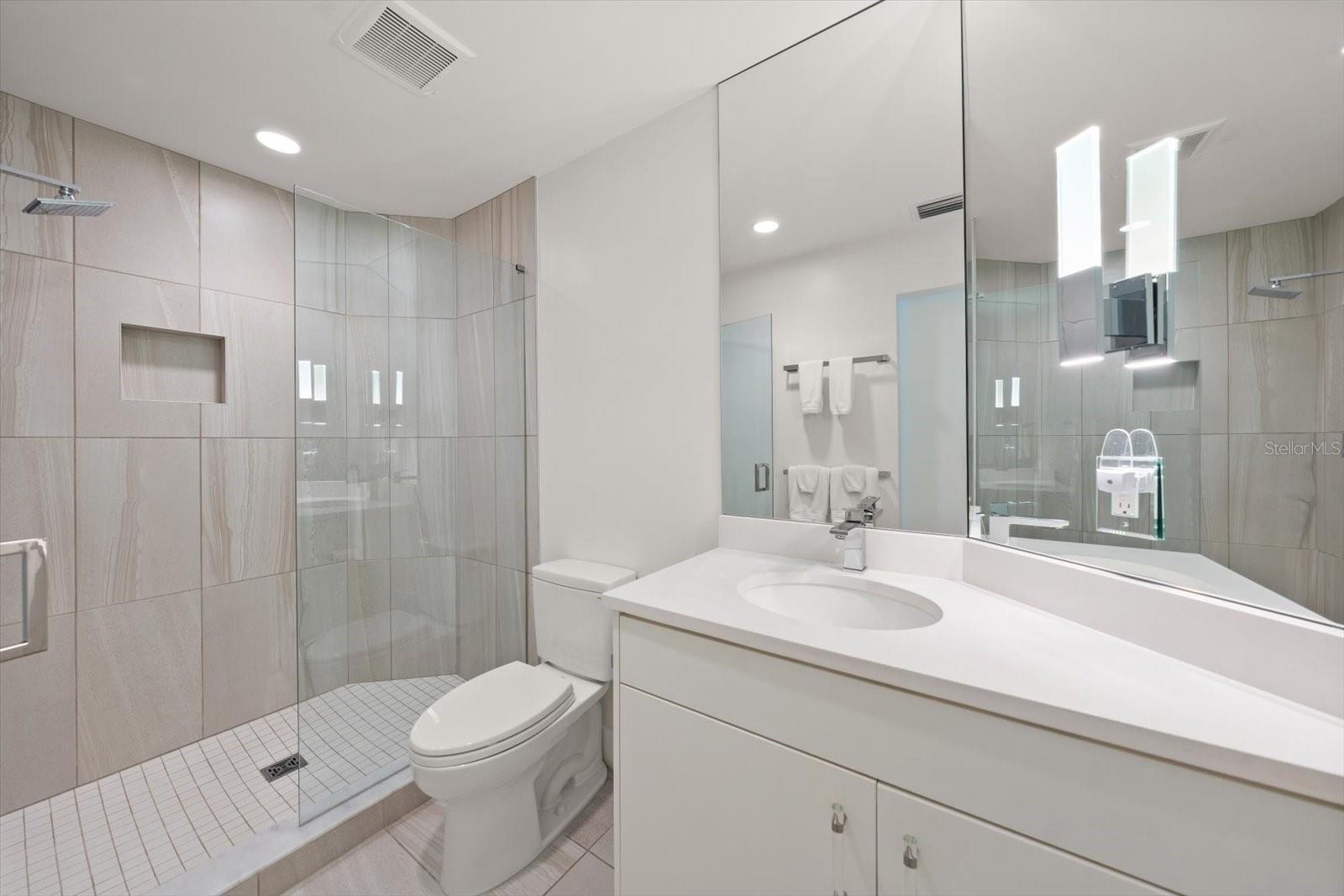 ONELLA CONDO - Residential