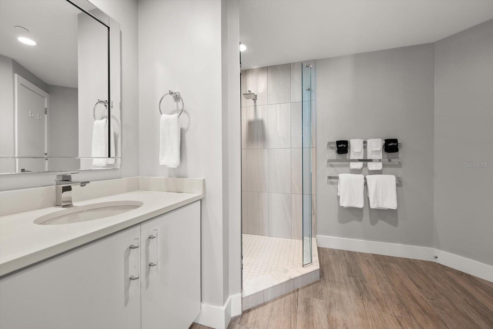 ONELLA CONDO - Residential