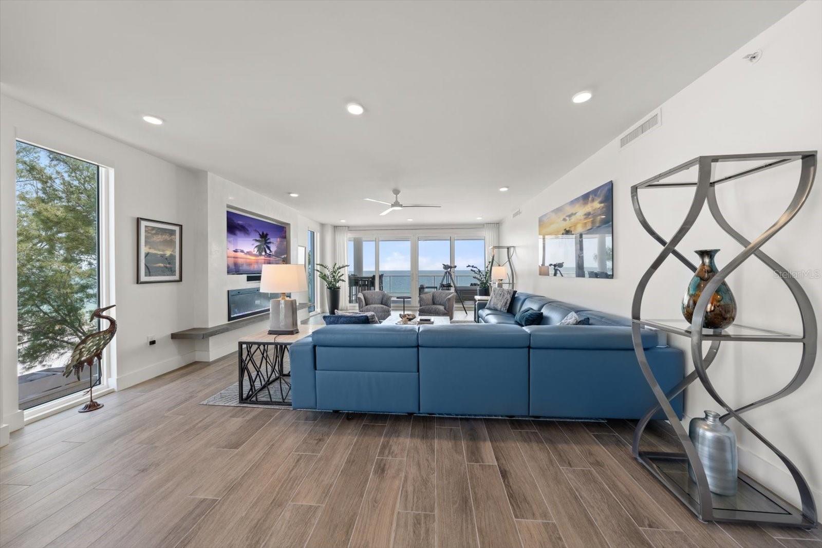 ONELLA CONDO - Residential