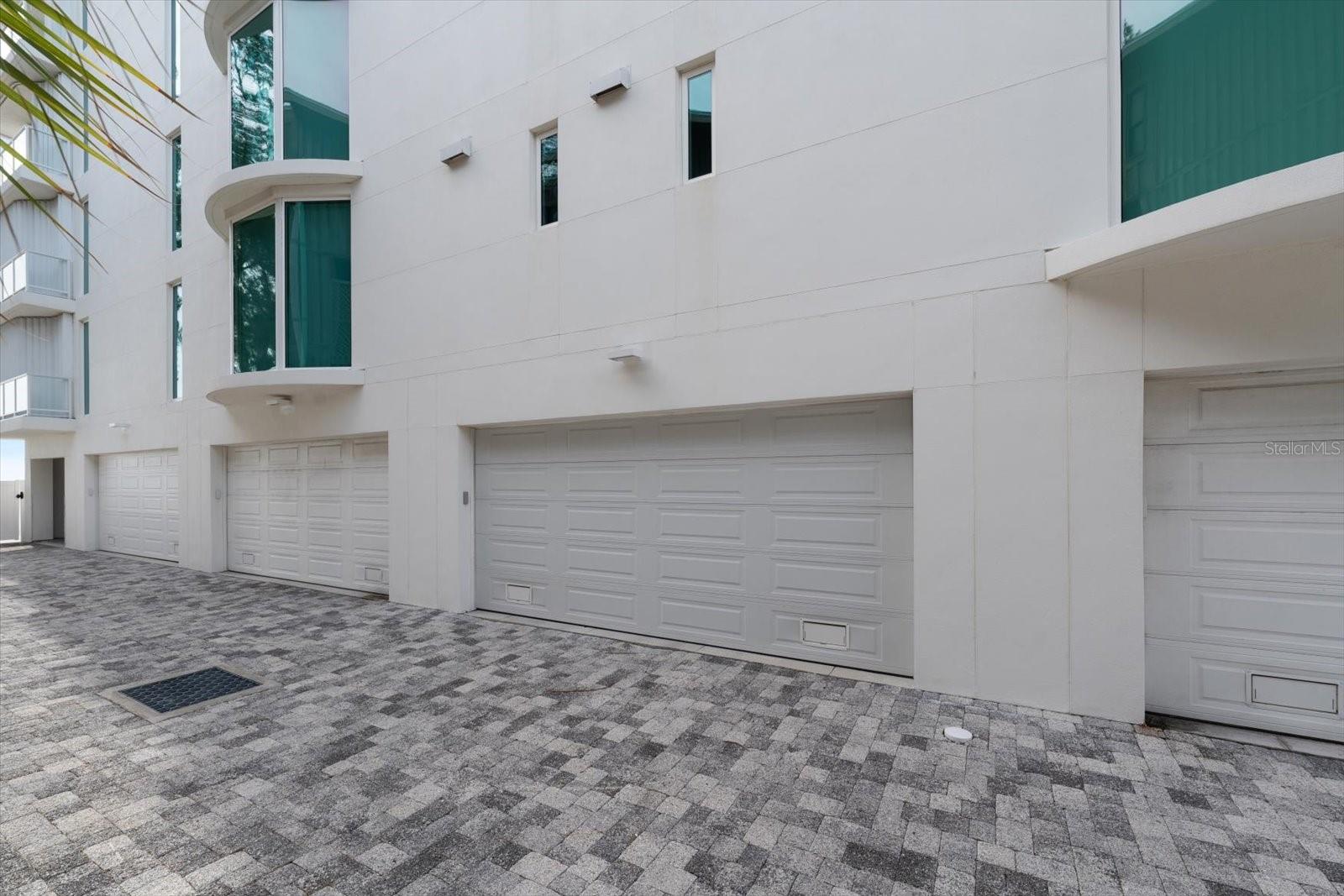 ONELLA CONDO - Residential