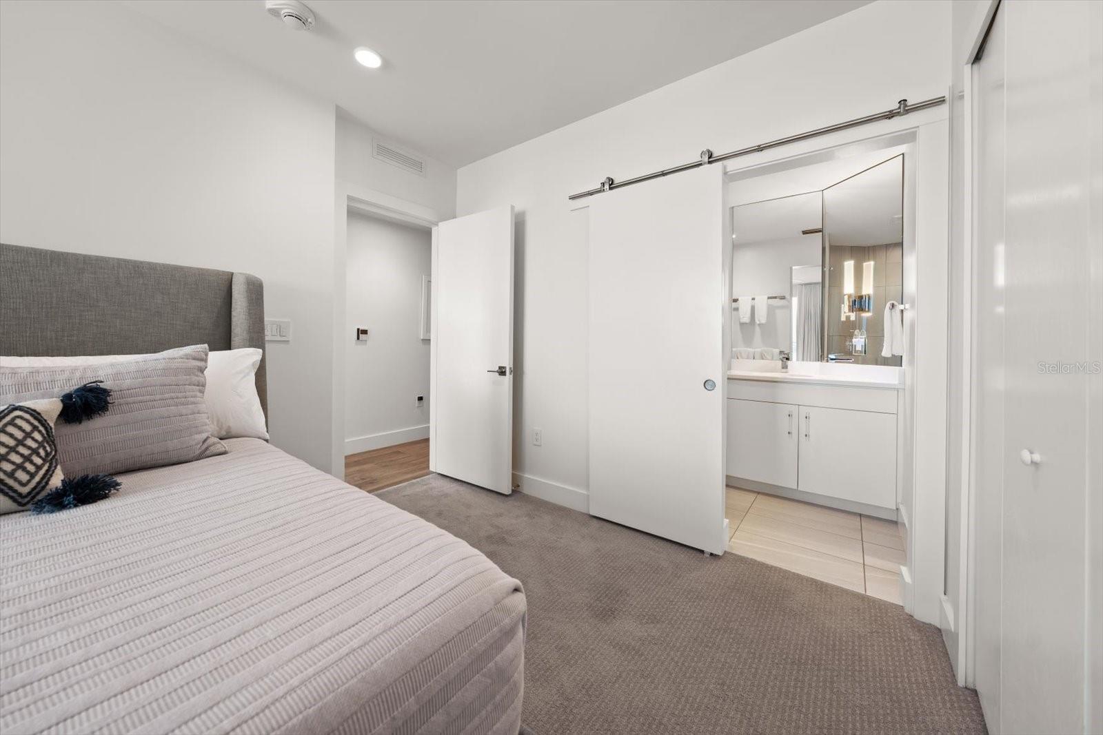 ONELLA CONDO - Residential