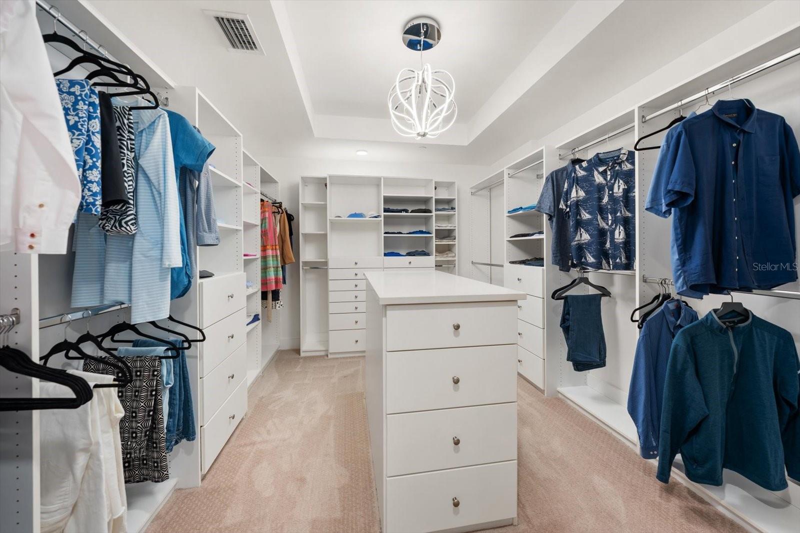 ONELLA CONDO - Residential