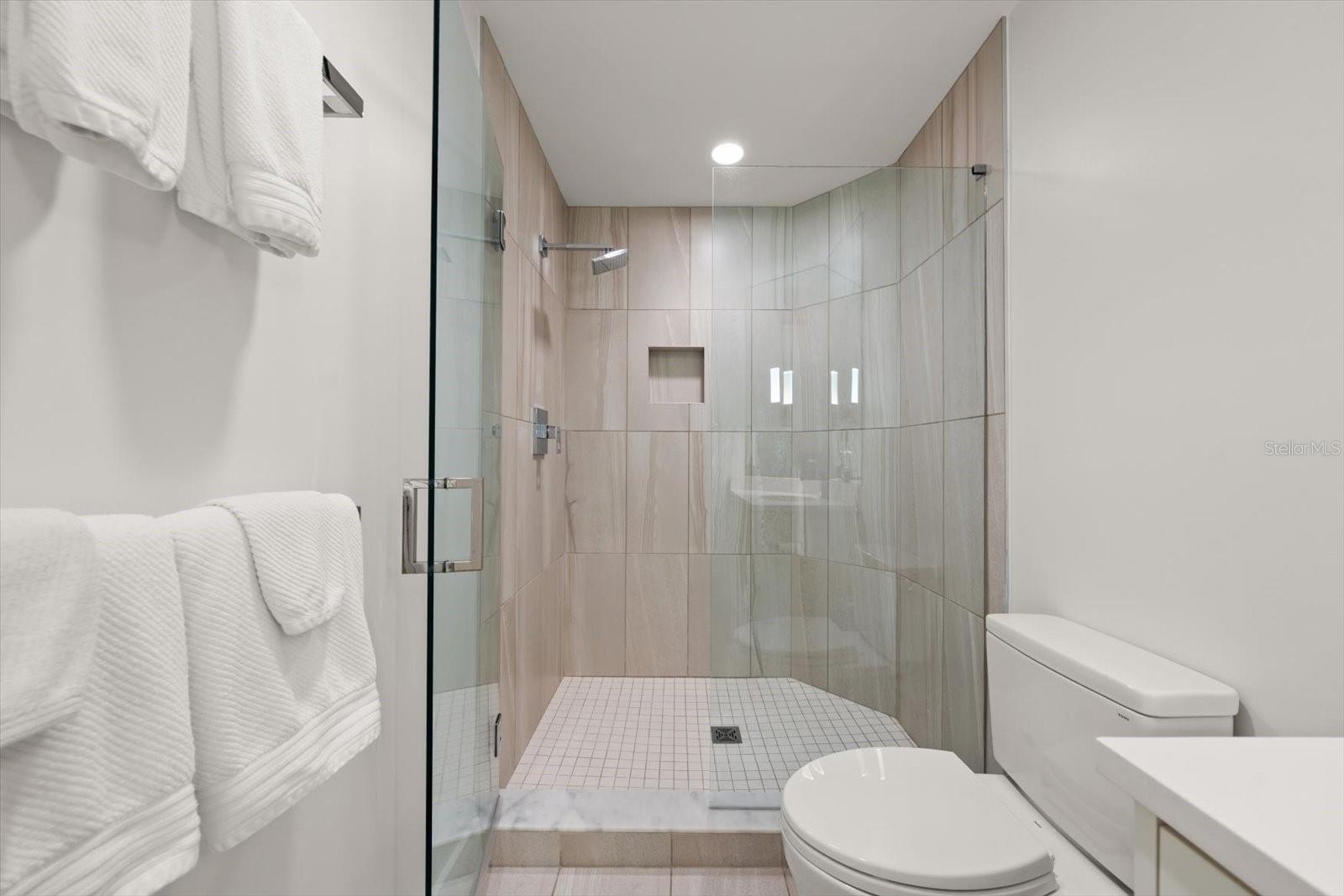 ONELLA CONDO - Residential