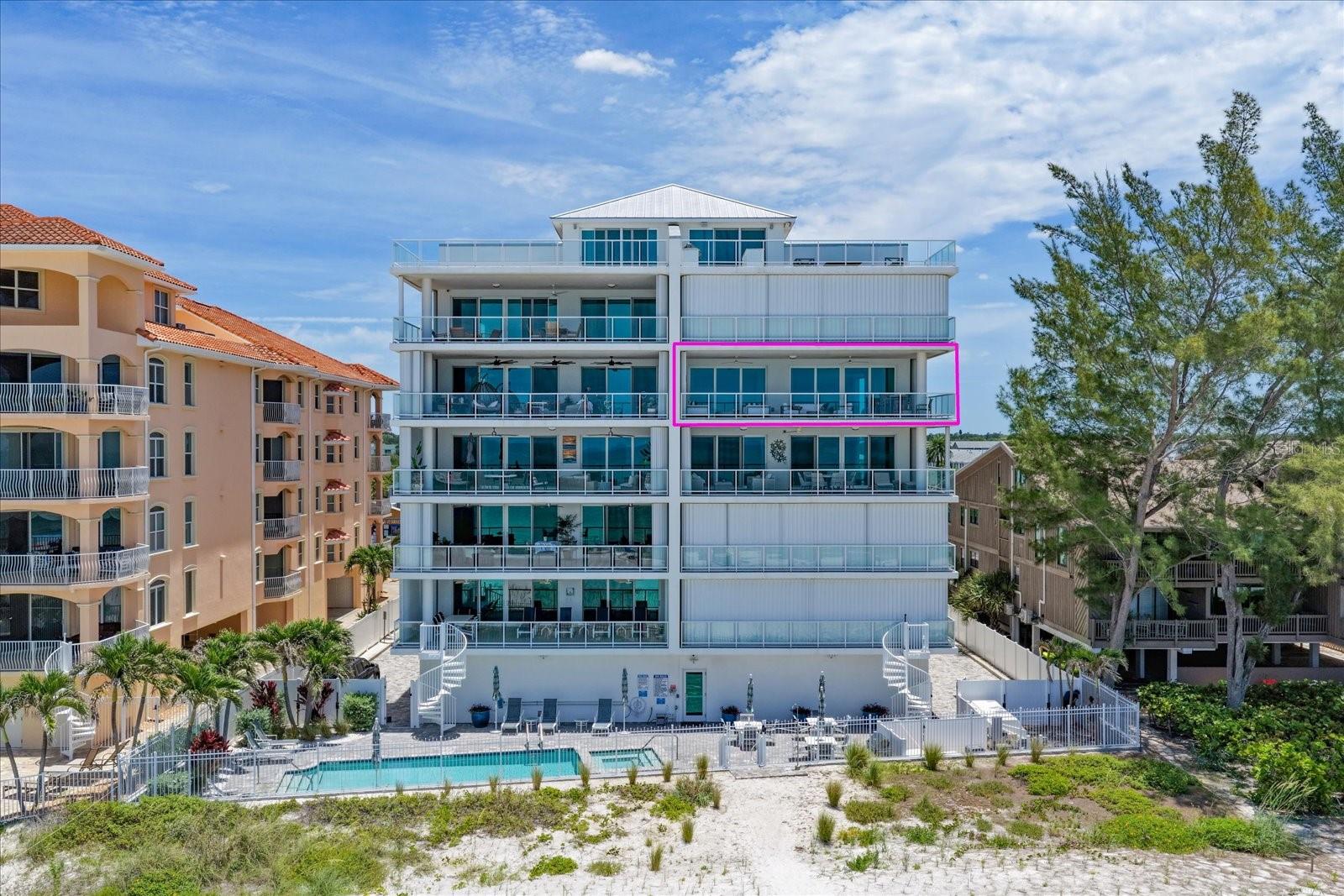 ONELLA CONDO - Residential