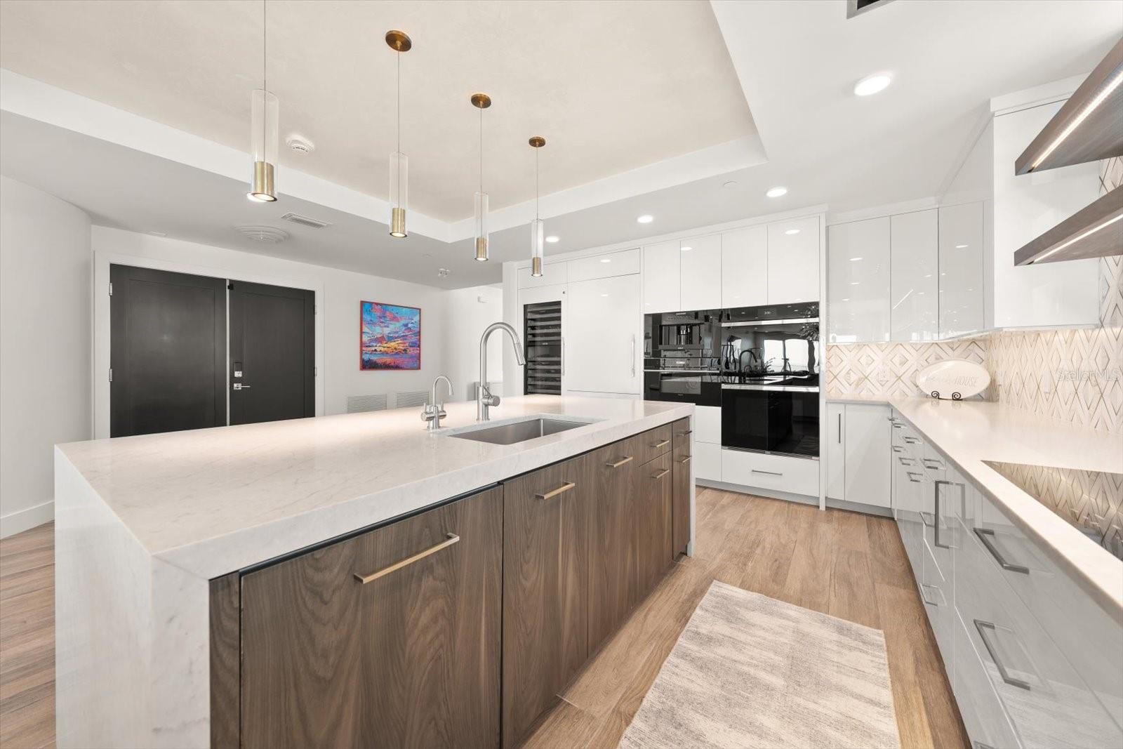 ONELLA CONDO - Residential