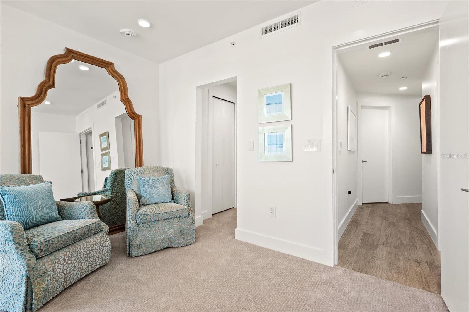 ONELLA CONDO - Residential