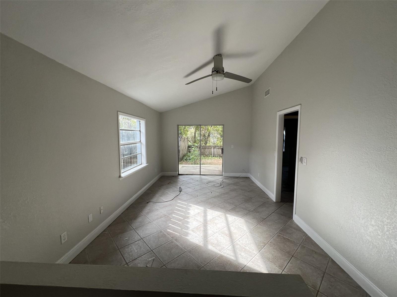 WILLOW LAKE - Residential Lease